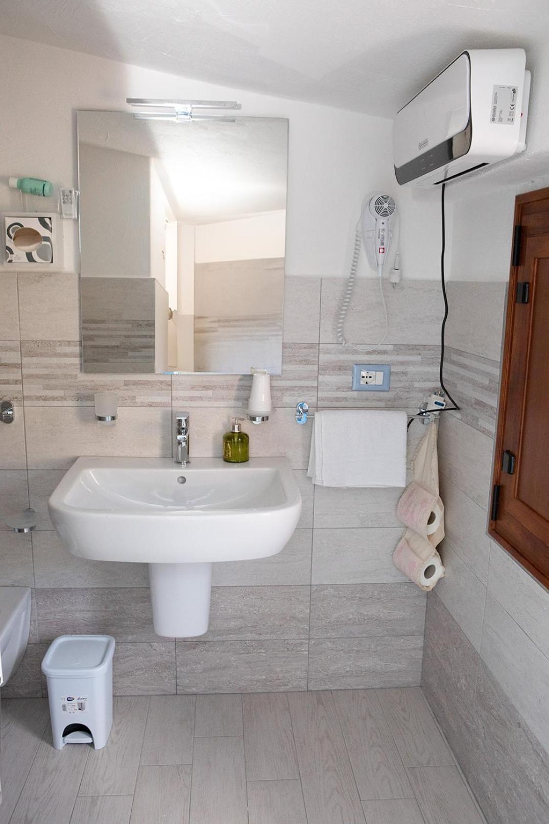 La Casa Del Corso Bed & Breakfast ออร์โกโซโล ภายนอก รูปภาพ